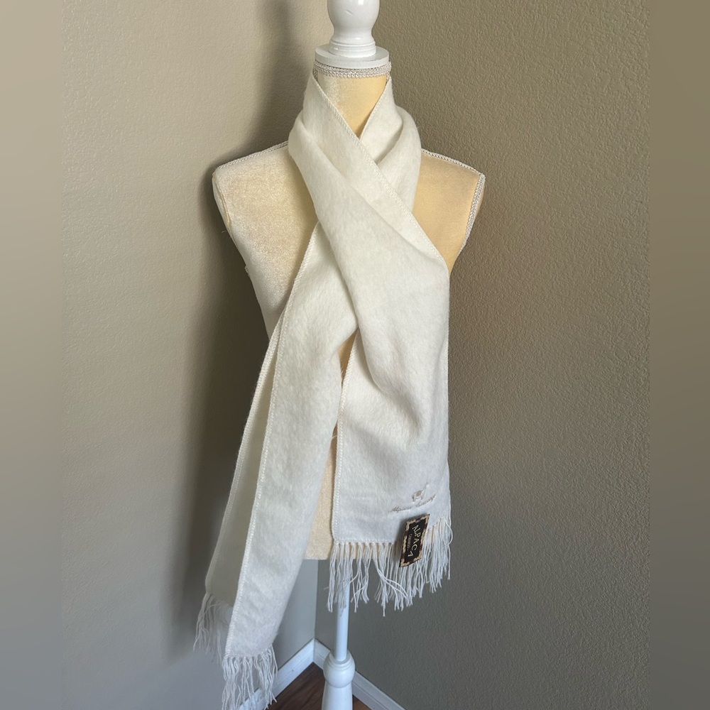 Alpaca Camargo scarf NWT